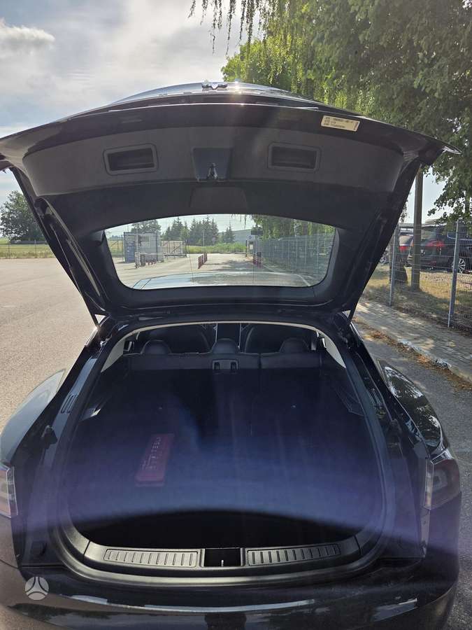 Tesla Model S, 85 кВт·ч, Седан