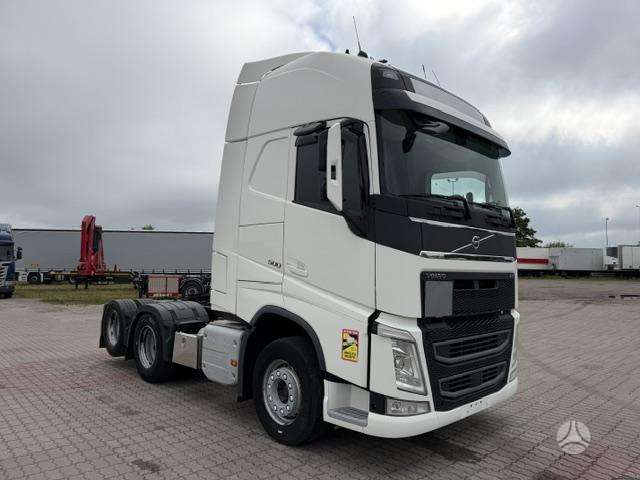 Volvo FH500+ADR, double sleeper