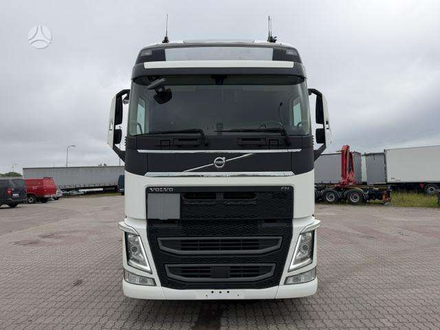 Volvo FH500+ADR, double sleeper