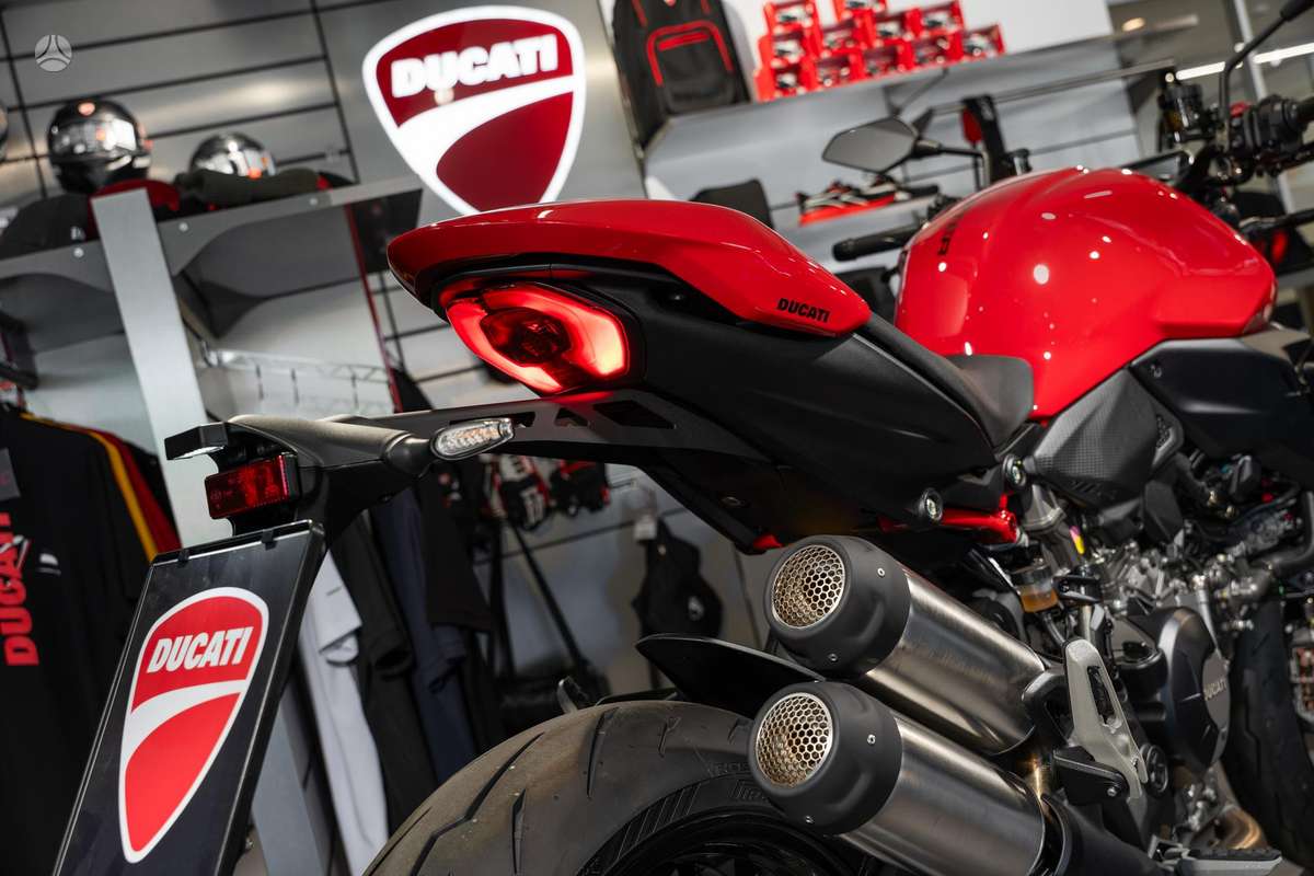 Ducati Monster 890cc, street / классические