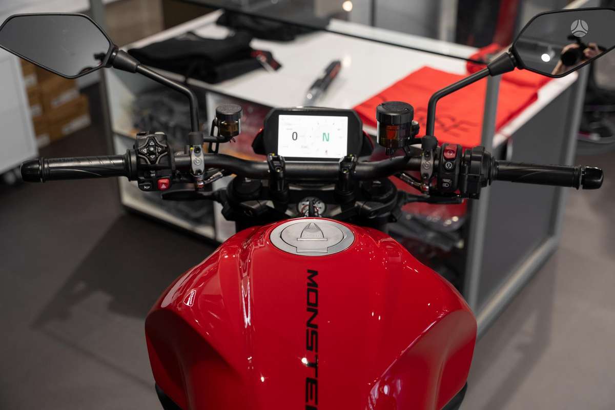 Ducati Monster 890cc, street / klasikiniai