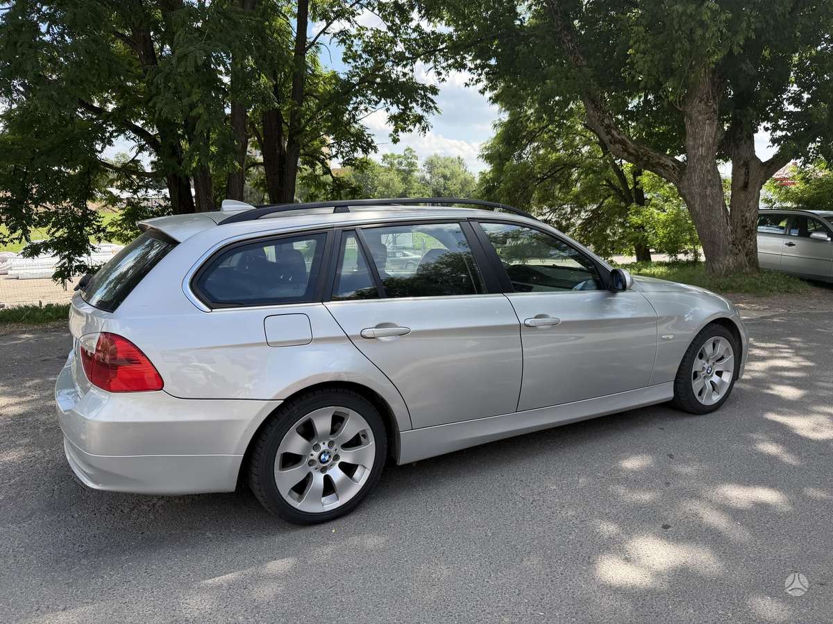 BMW 330, 3.0 l., wagon