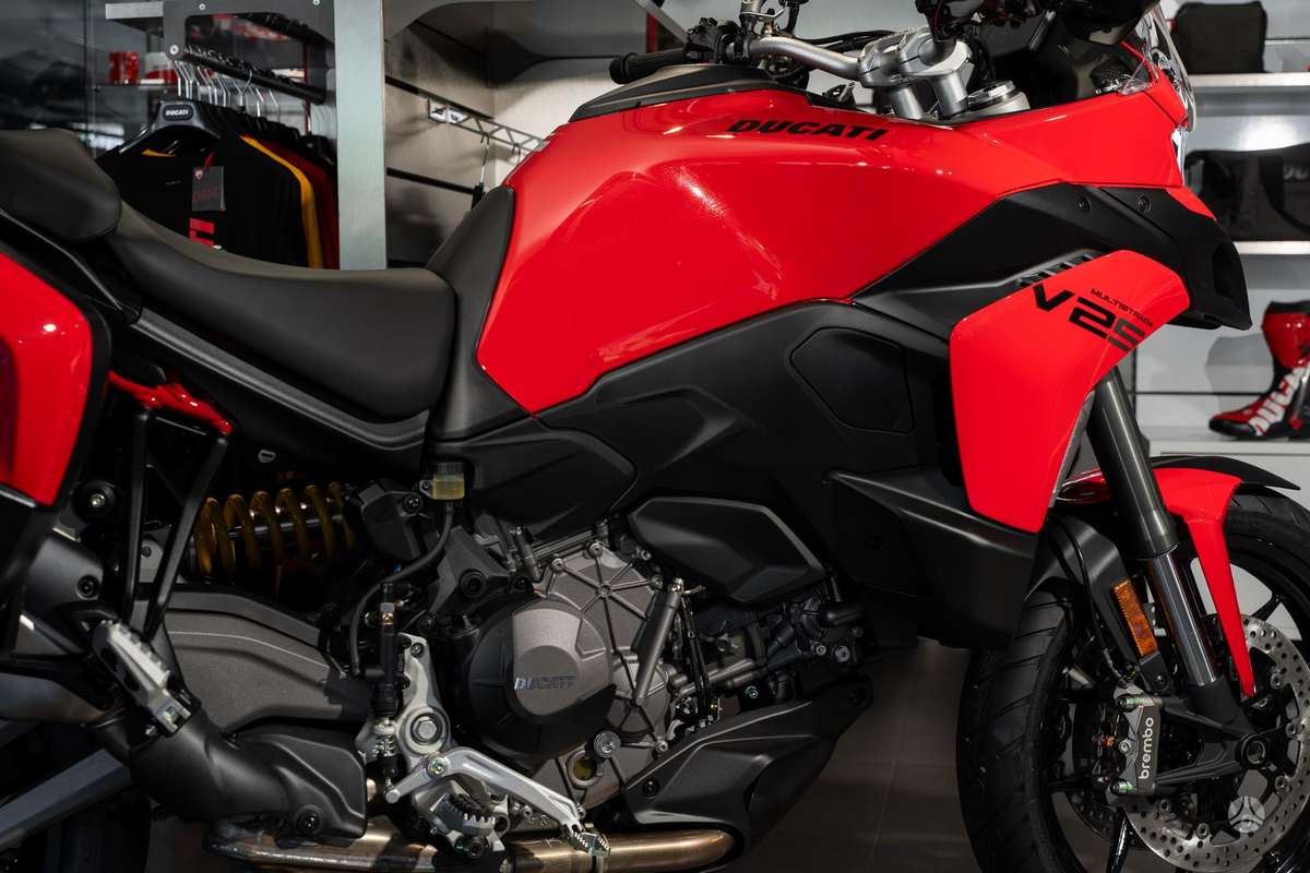 Ducati Multistrada V2 890cc, enduro / adventure