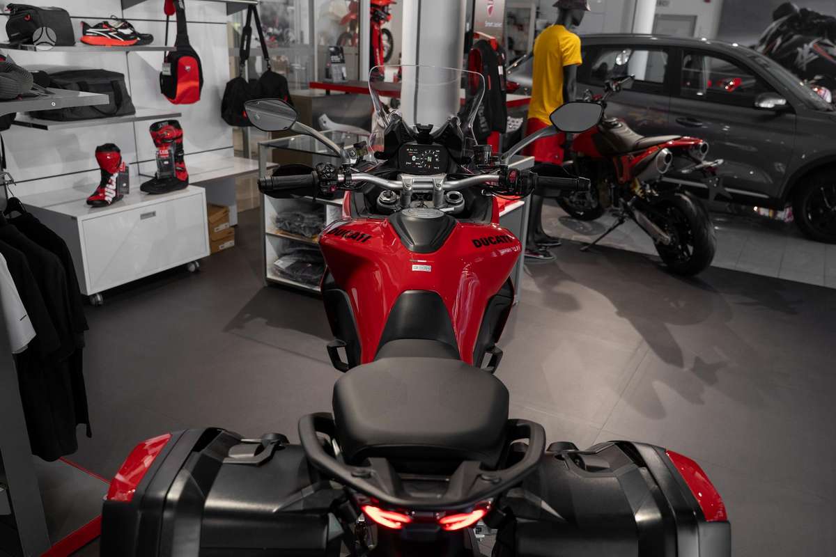 Ducati Multistrada V2 890cc, enduro / adventure