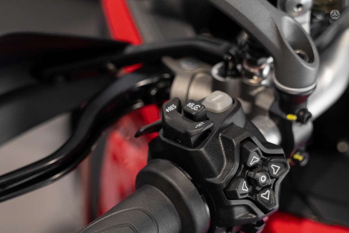 Ducati Multistrada V2 890cc, enduro / adventure