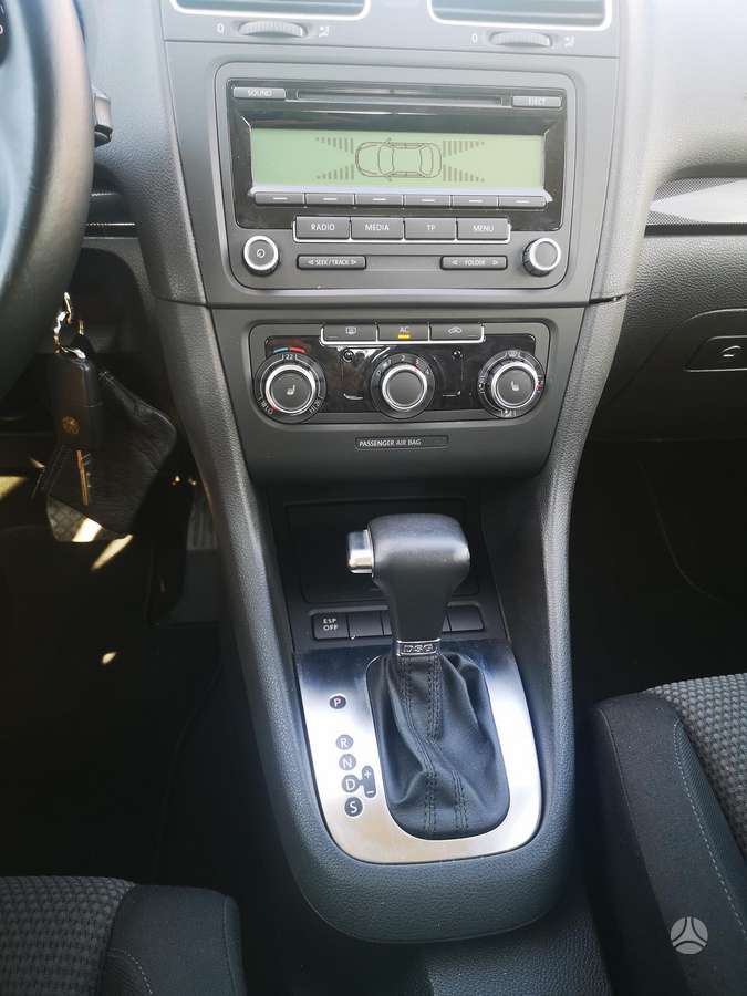 Volkswagen Golf - 8