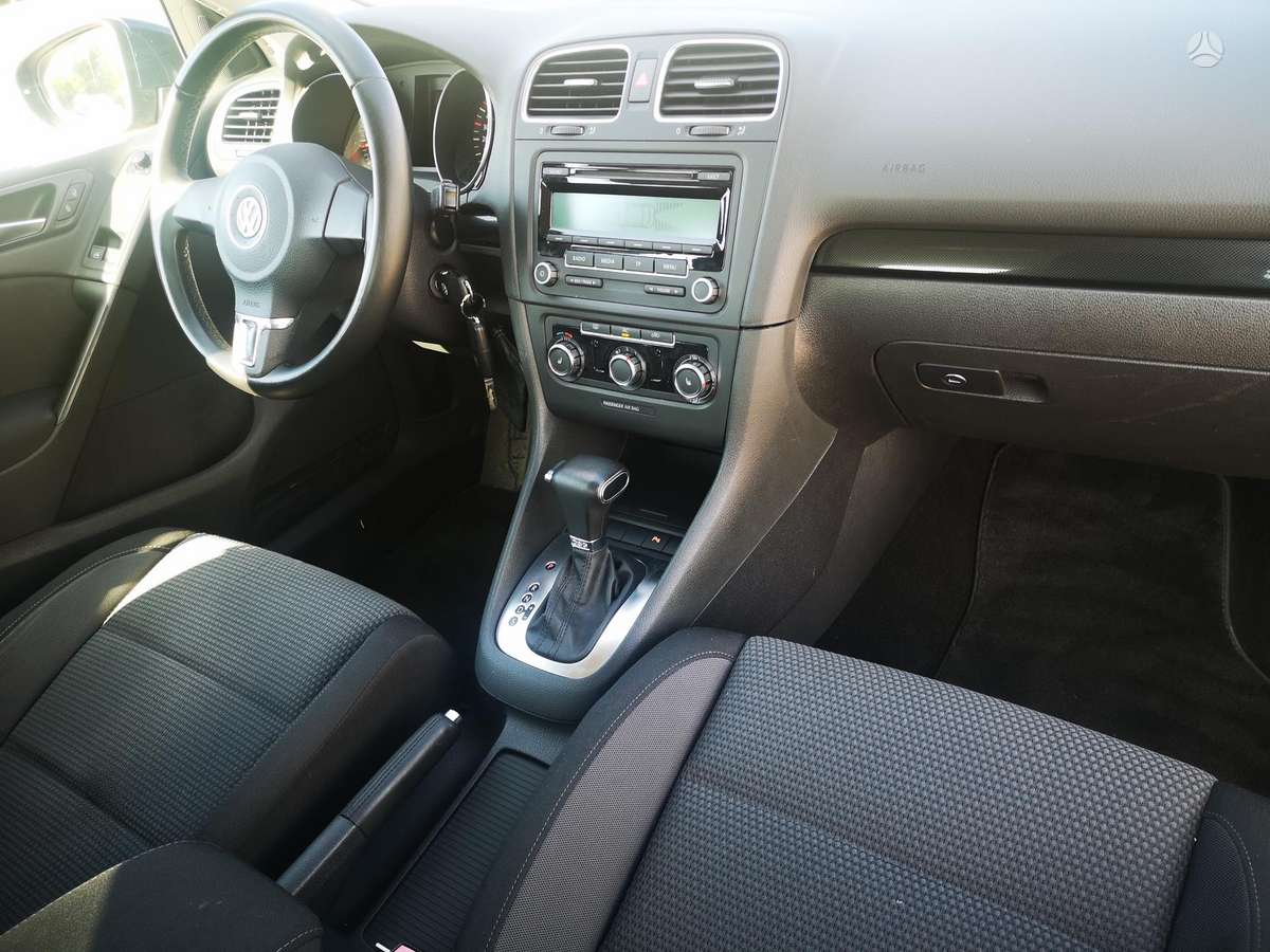 Volkswagen Golf - 12