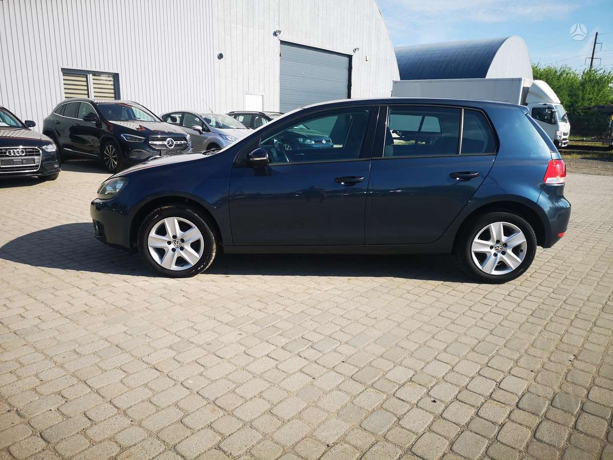 Volkswagen Golf - 2