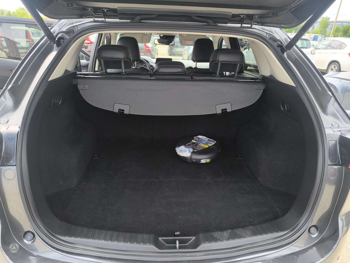Mazda CX-5, 2.2 l., off-road / crossover