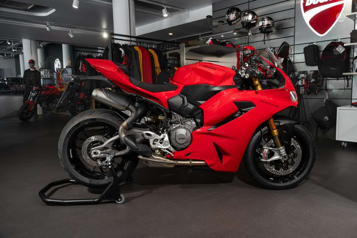 Ducati Panigale 890cc, спортбайки / superbikes