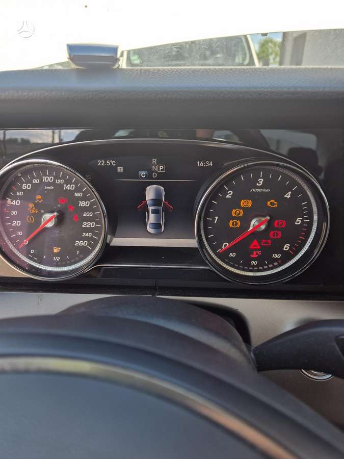 Mercedes-Benz E200, 2.0 l., Седан