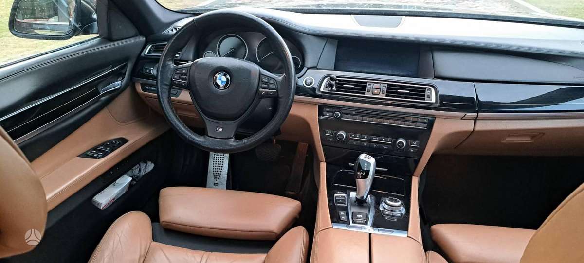 BMW 740, 3.0 l., Седан