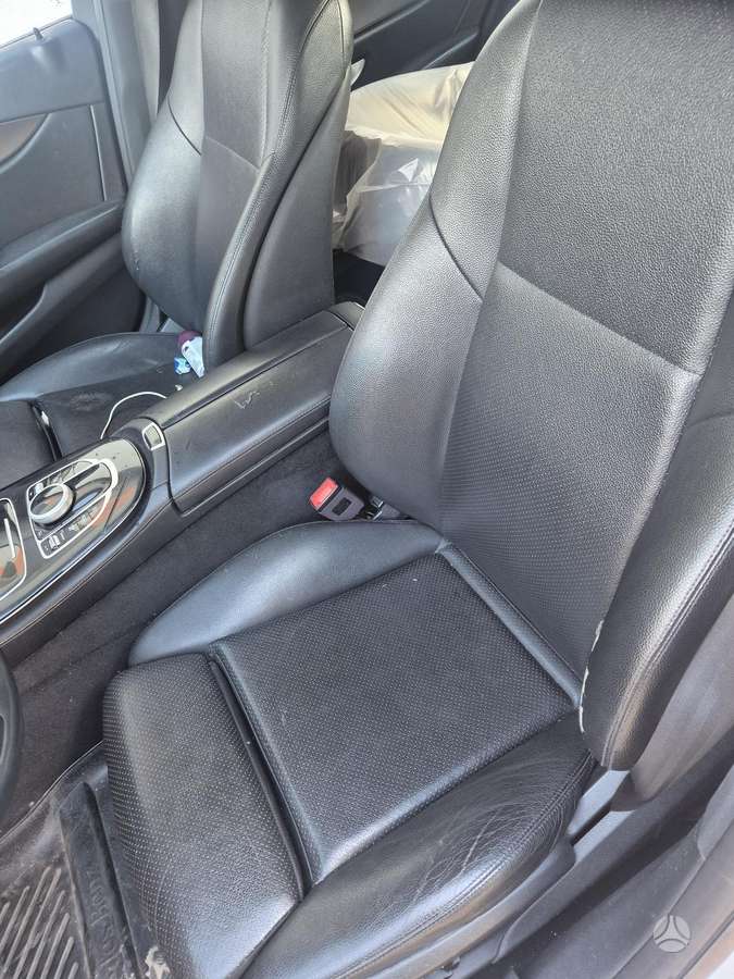Mercedes-Benz E200, 2.0 l., Седан