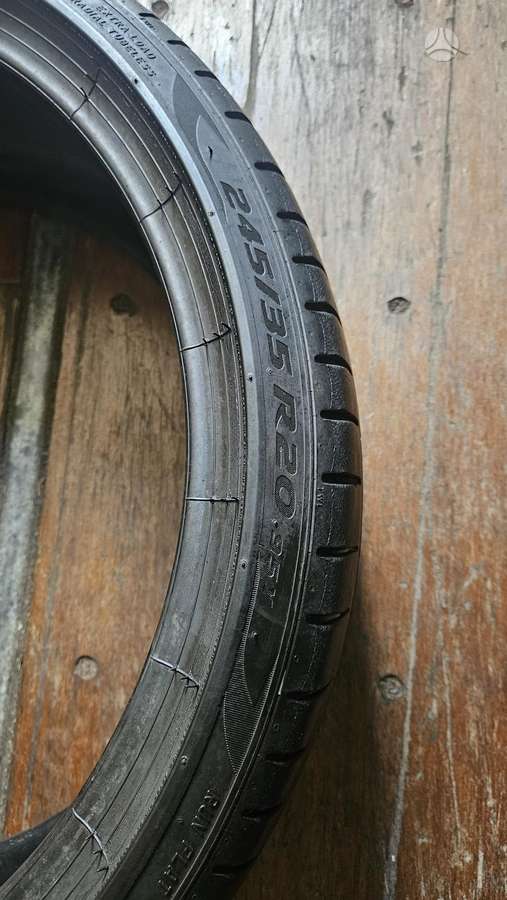 Pirelli P ZERO, летние 245/35 R20