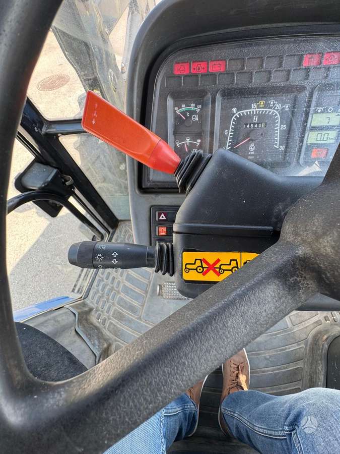 New Holland TM140, traktoriai