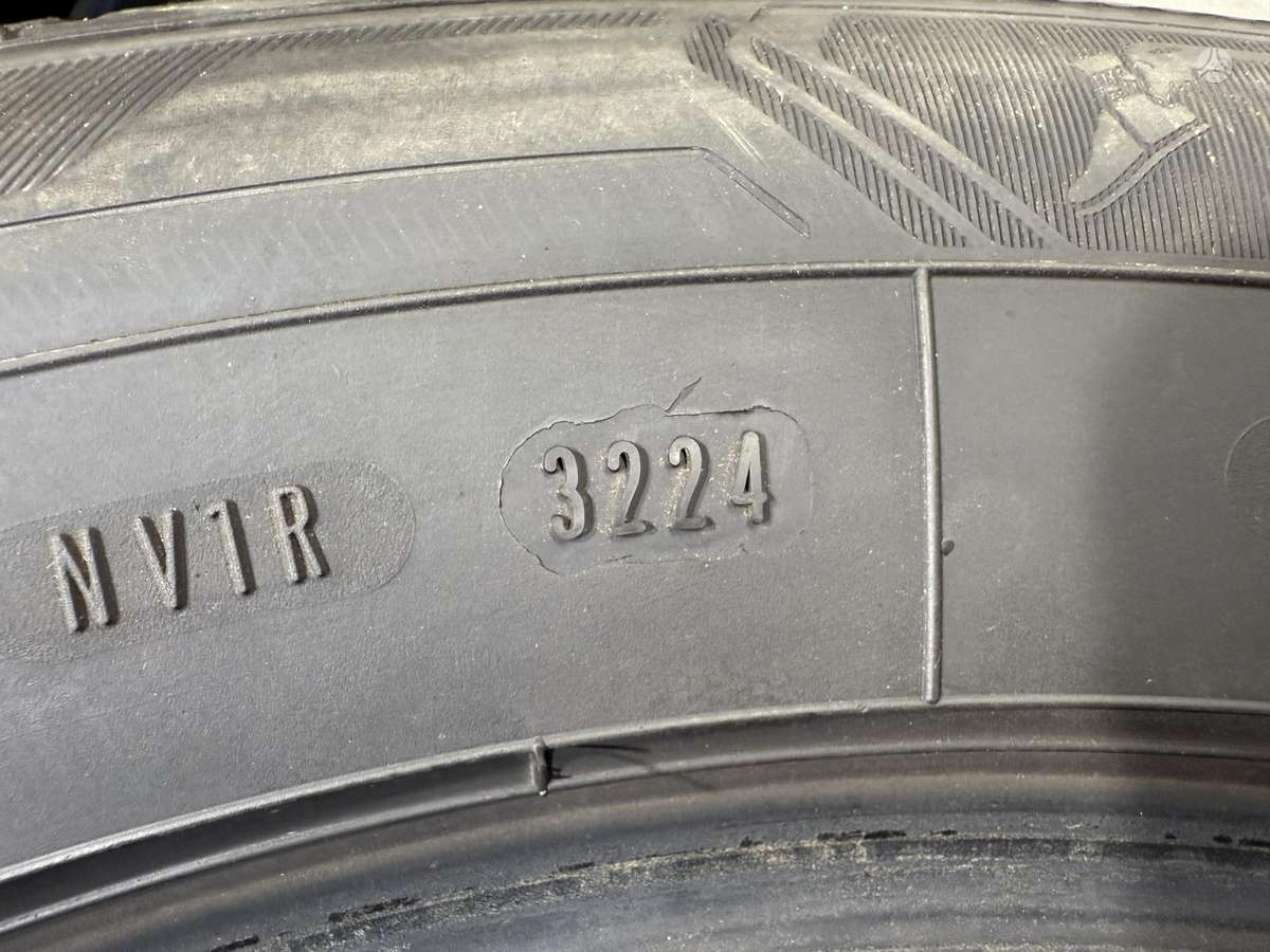 Goodyear Ultragrip performance3//2024m, winter 235/55 R17