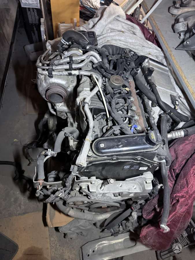 Ford Galaxy variklio detalės