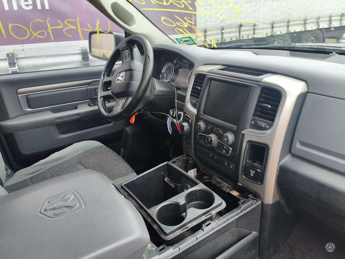 Dodge Ram dalimis. Model ram 1500 ds engine 5 7b ezh transmission auto db