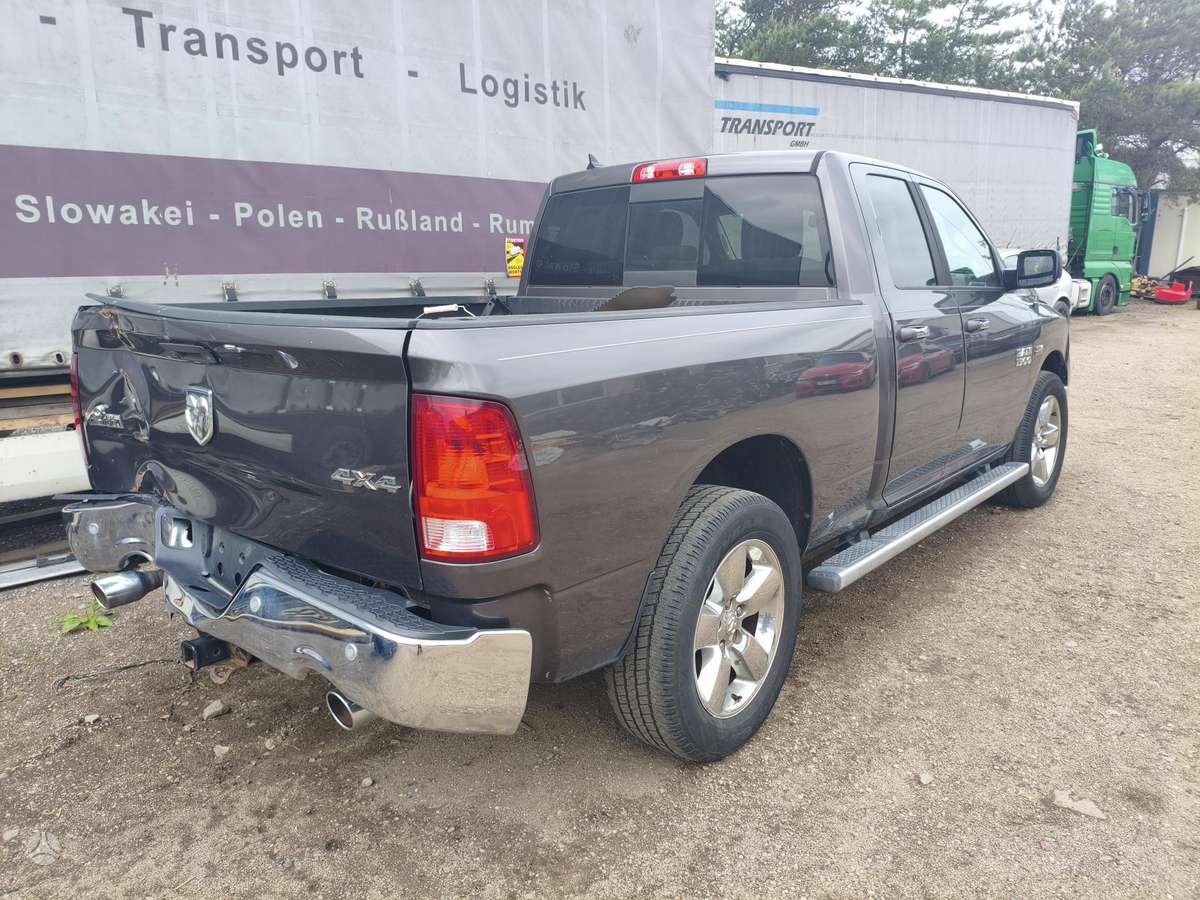 Dodge Ram dalimis. Model ram 1500 ds engine 5 7b ezh transmission auto db
