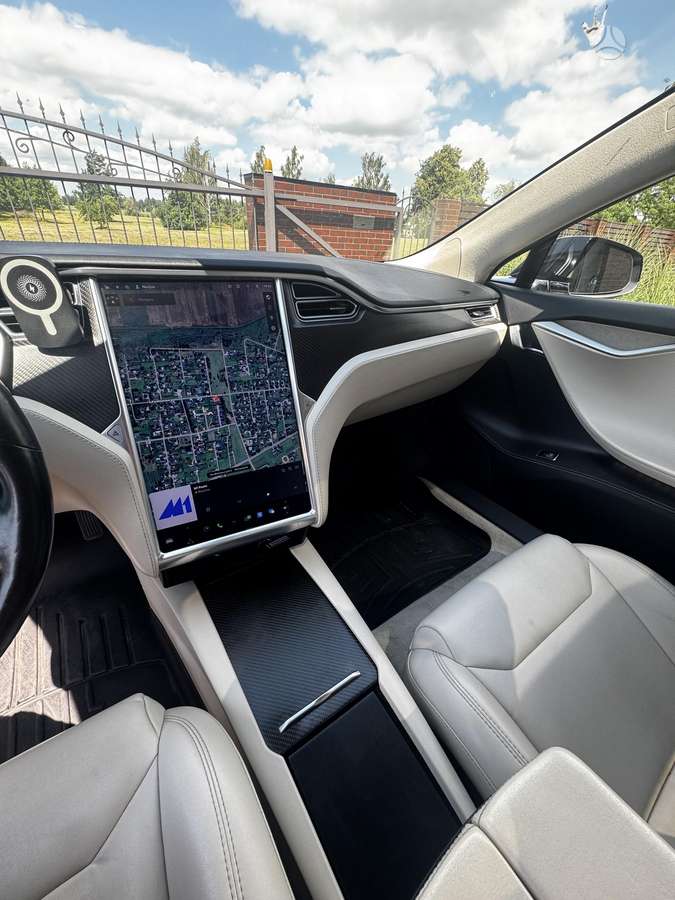 Tesla Model S - 2
