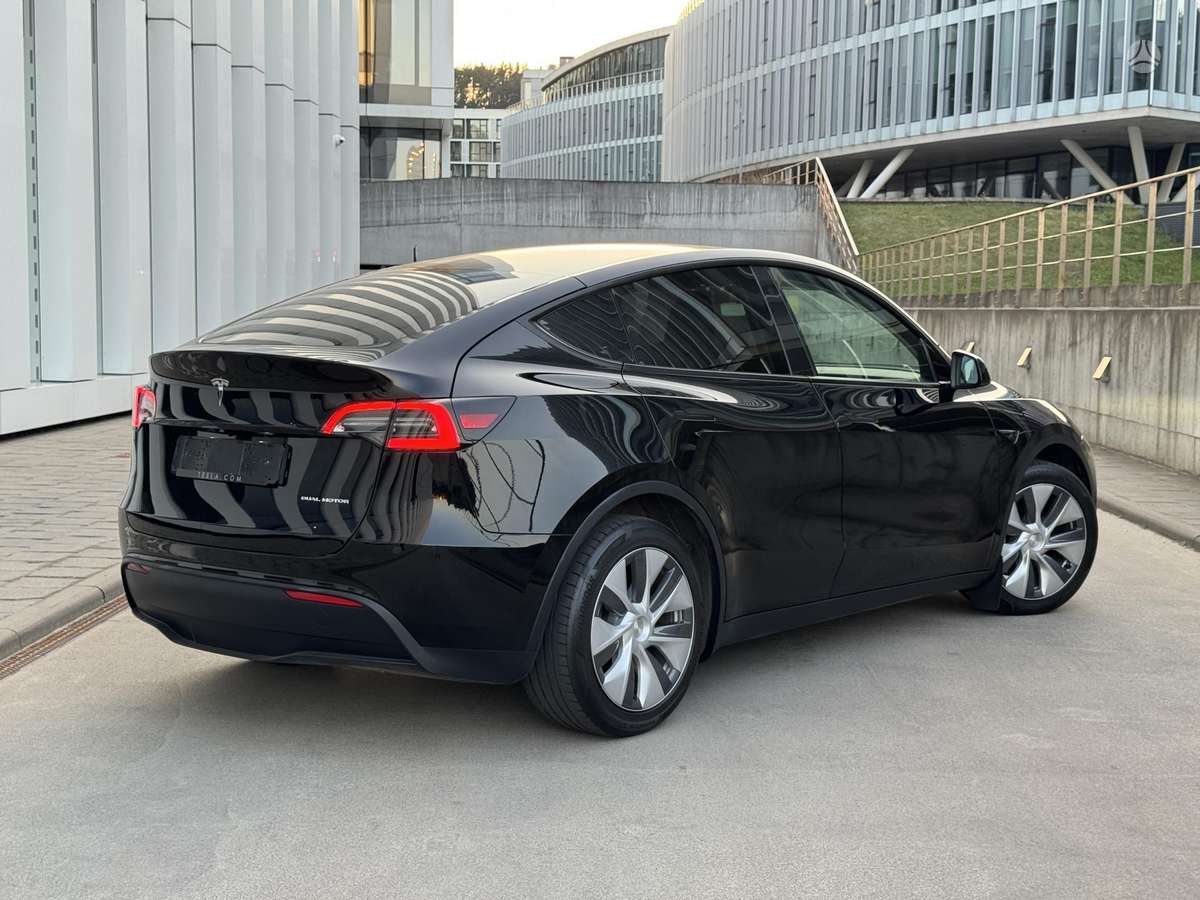 Tesla Model Y, 78 kWh, hatchback