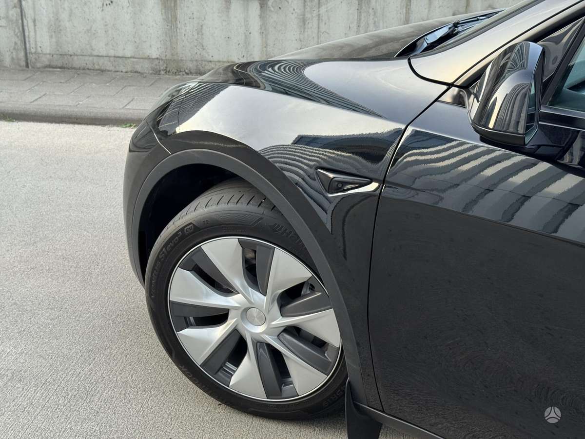 Tesla Model Y, 78 kWh, hatchback