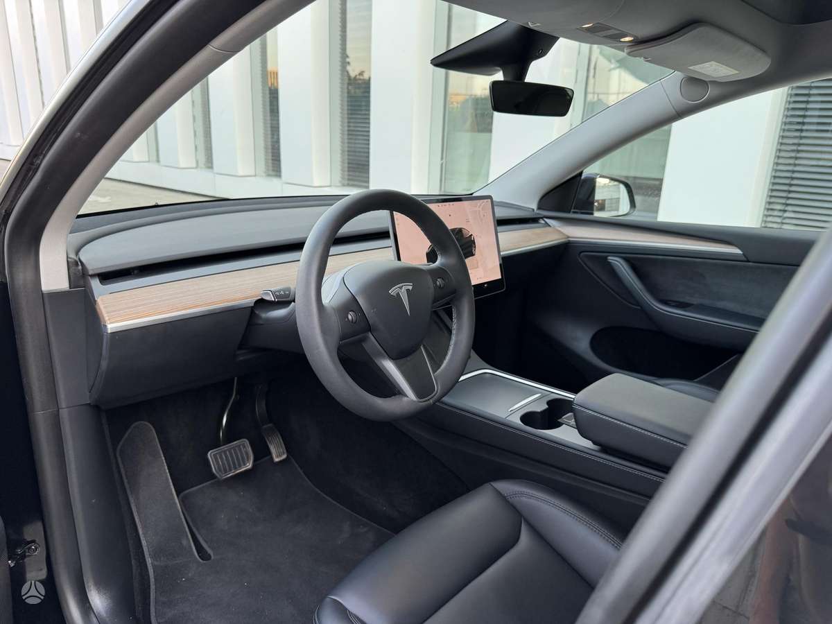 Tesla Model Y, 78 kWh, hatchback