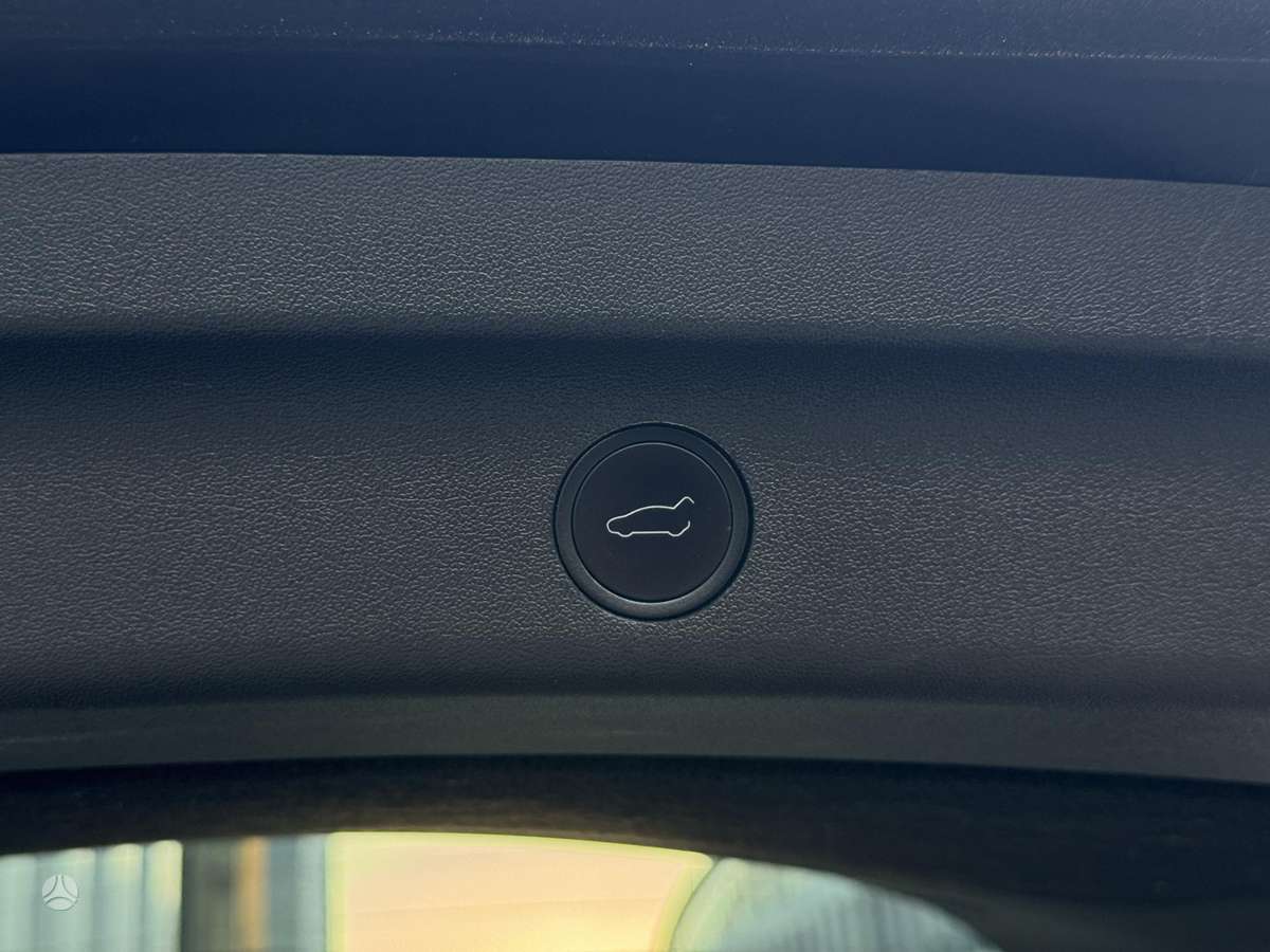 Tesla Model Y, 78 kWh, hatchback