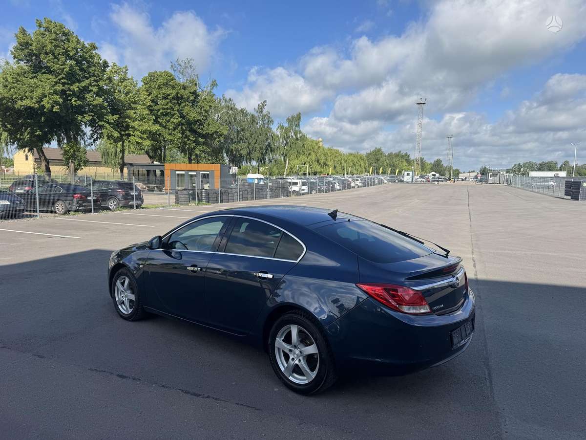 Opel Insignia, 2.0 l., Хэтчбек