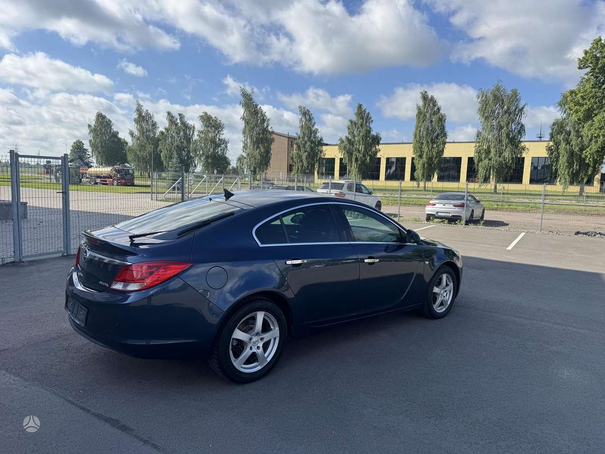 Opel Insignia, 2.0 l., hatchback
