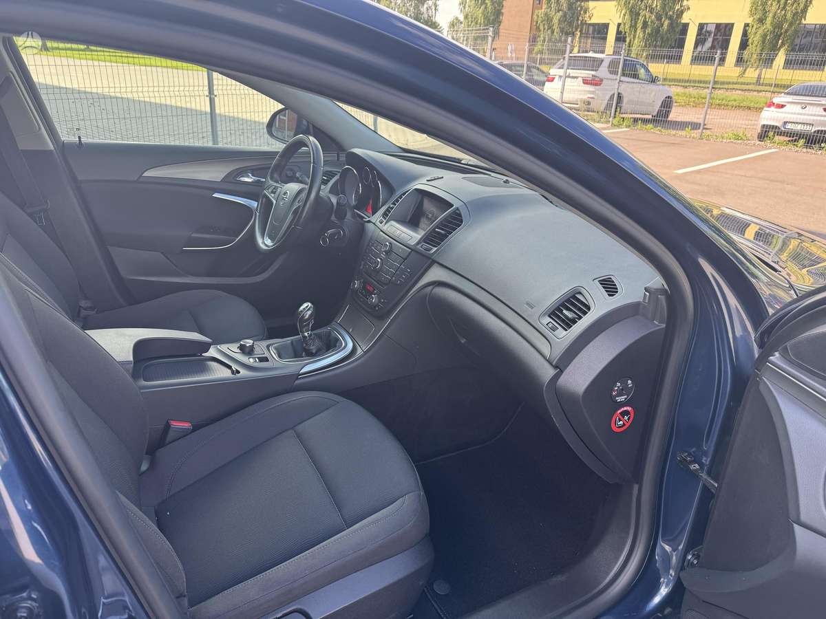 Opel Insignia, 2.0 l., Хэтчбек