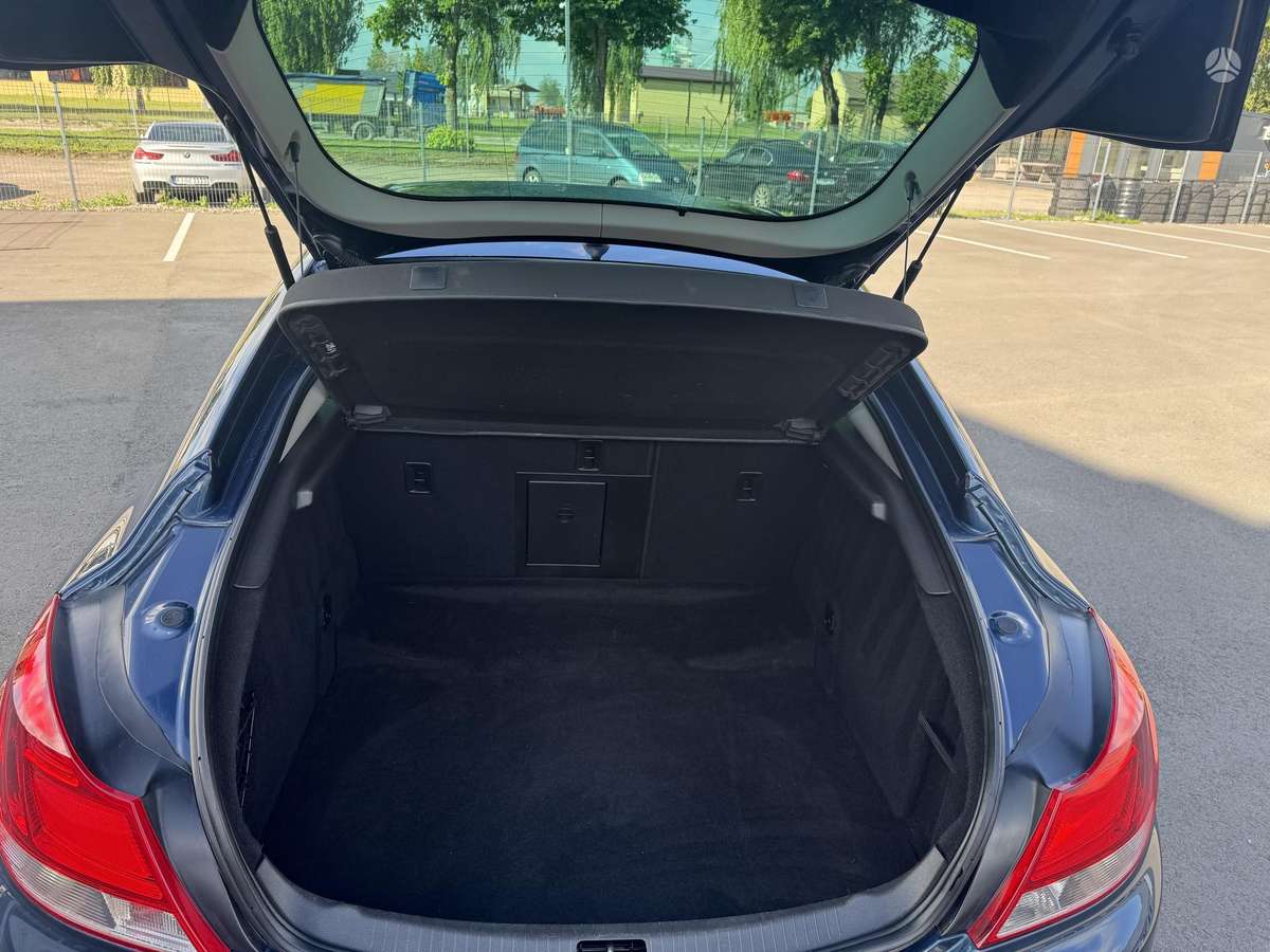 Opel Insignia, 2.0 l., hatchback