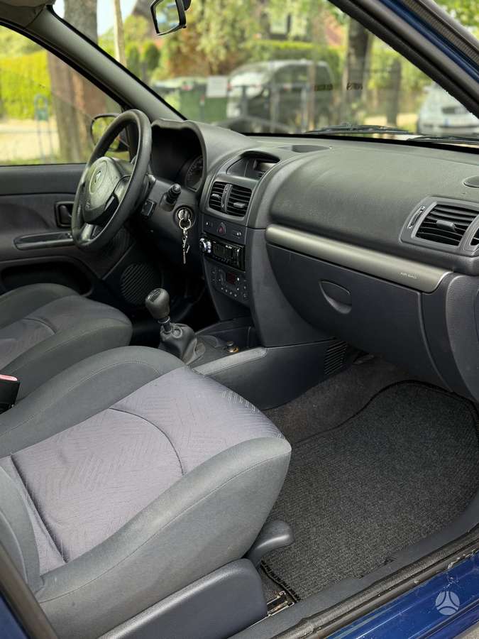 Renault Clio, 1.2 l., hatchback