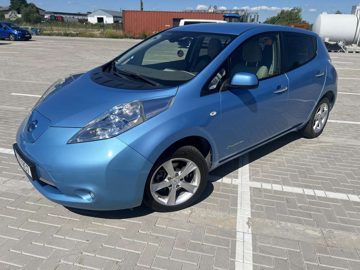 Nissan Leaf, 24 кВт·ч, Хэтчбек