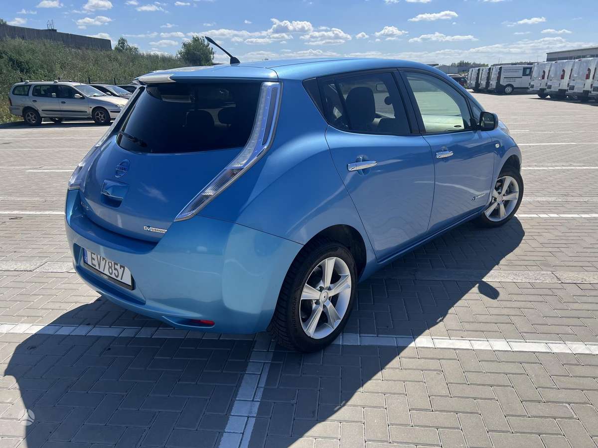 Nissan Leaf, 24 кВт·ч, Хэтчбек