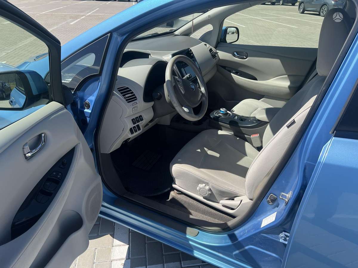 Nissan Leaf, 24 kWh, hatchback