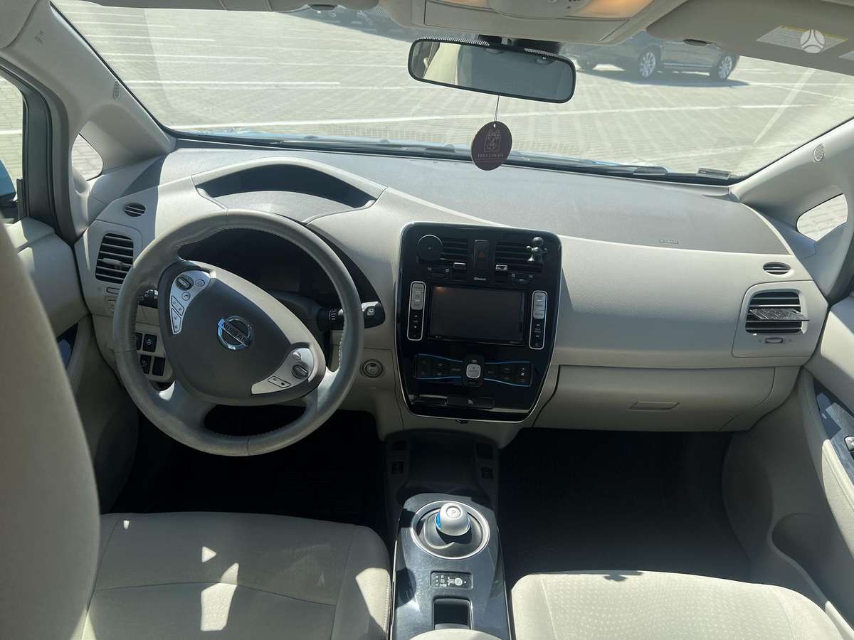 Nissan Leaf, 24 кВт·ч, Хэтчбек