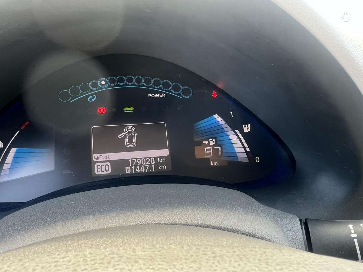 Nissan Leaf, 24 кВт·ч, Хэтчбек