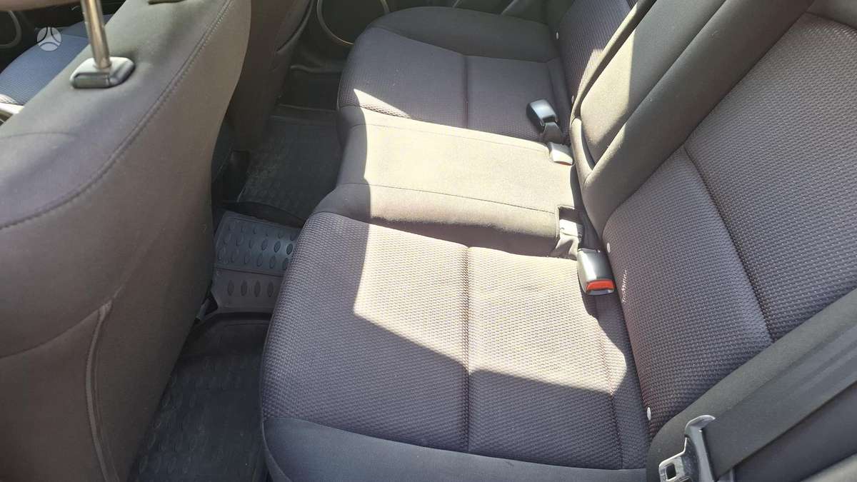Mazda 3, 1.6 l., hatchback