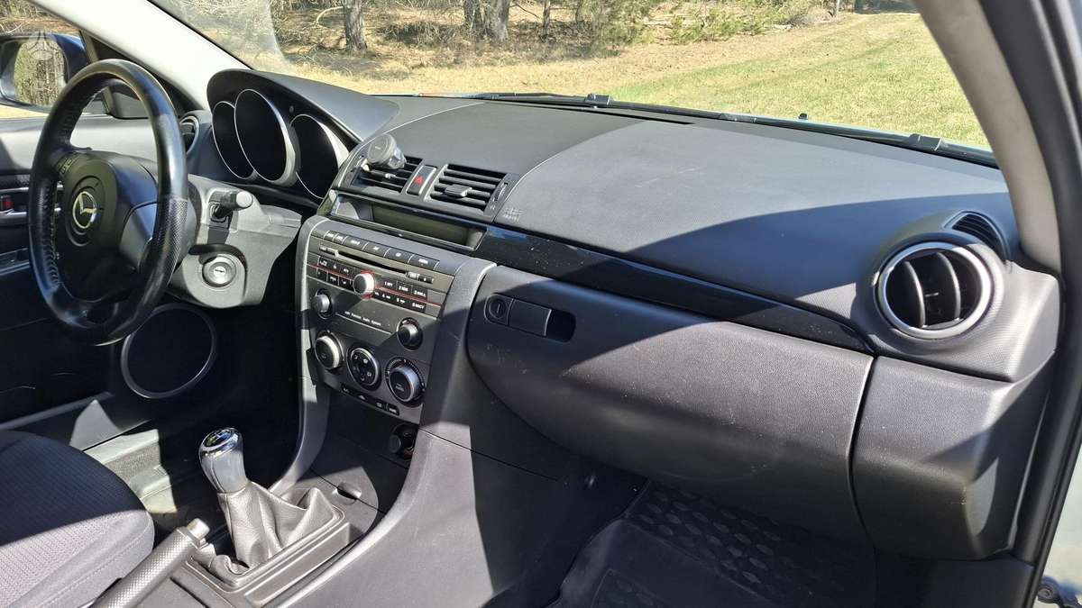 Mazda 3, 1.6 l., Хэтчбек