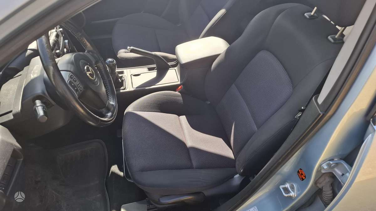 Mazda 3, 1.6 l., Хэтчбек