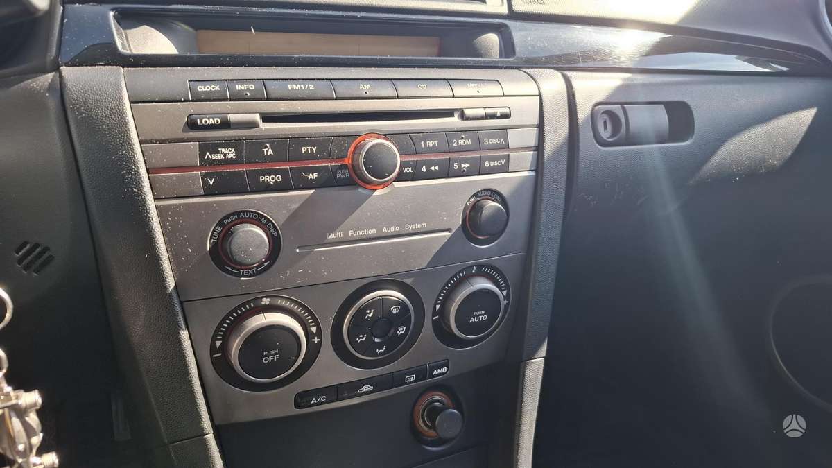 Mazda 3, 1.6 l., Хэтчбек