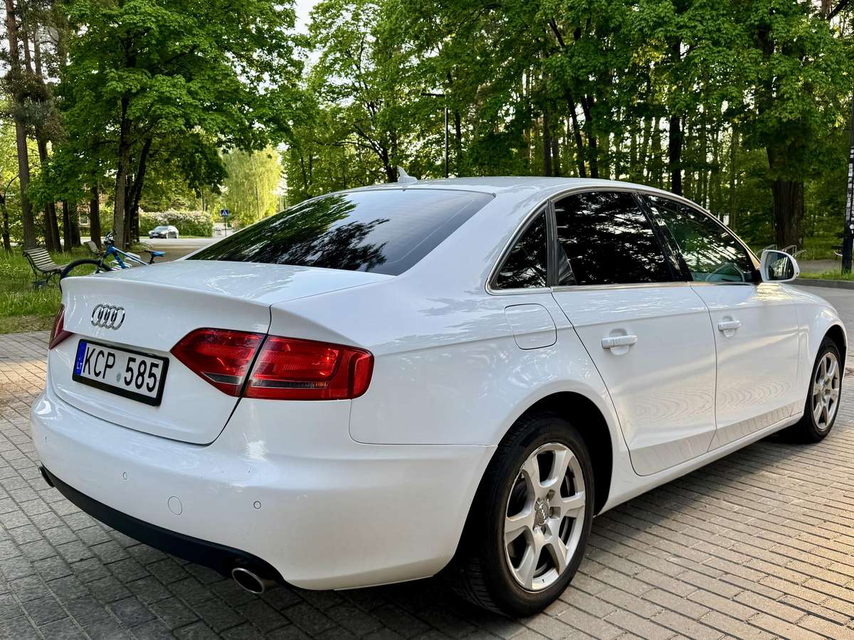 Audi A4, 2.7 l., Седан