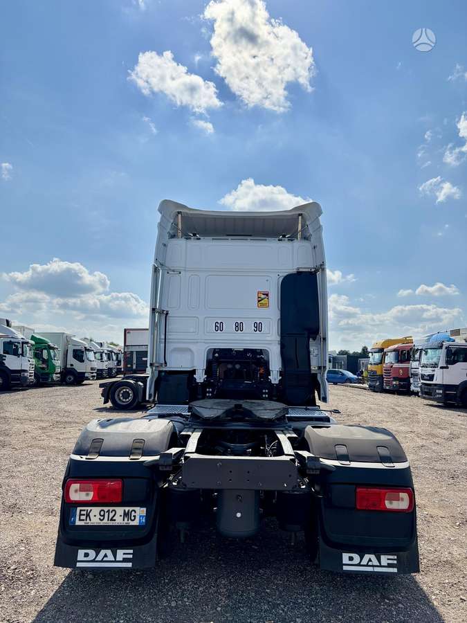 DAF XF 106.460 Space Cab, double sleeper