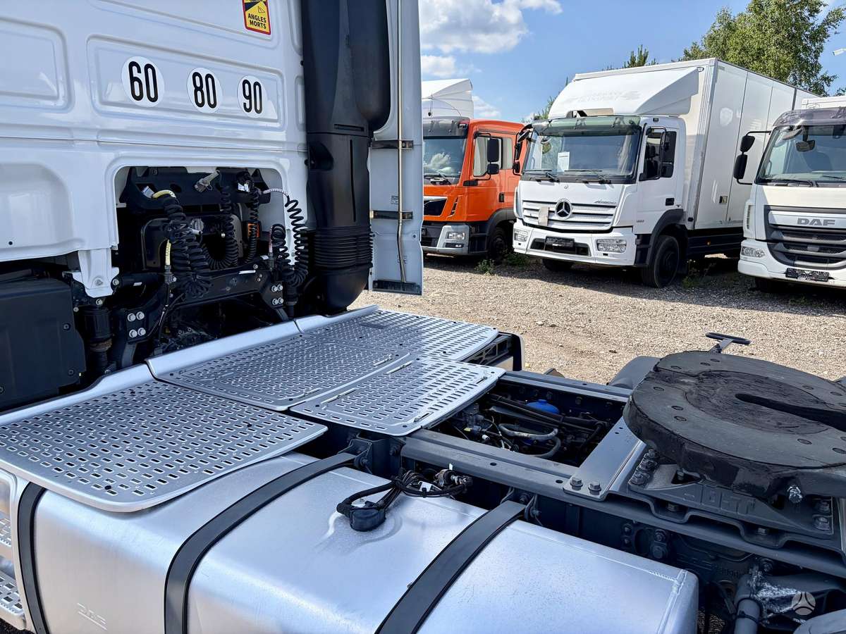 DAF XF 106.460 Space Cab, double sleeper
