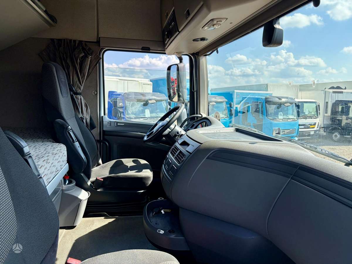 DAF XF 106.460 Space Cab, double sleeper