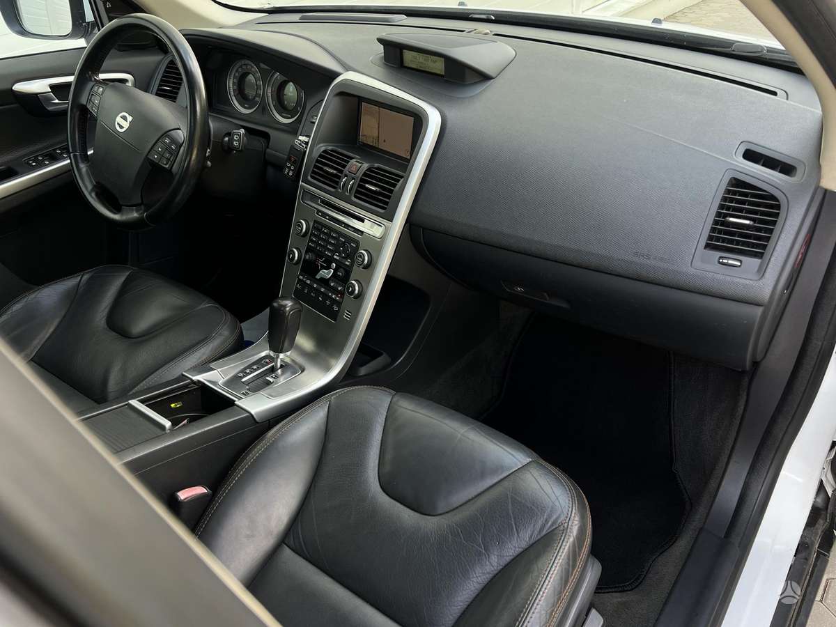 Volvo XC60, Внедорожник / Кроссовер