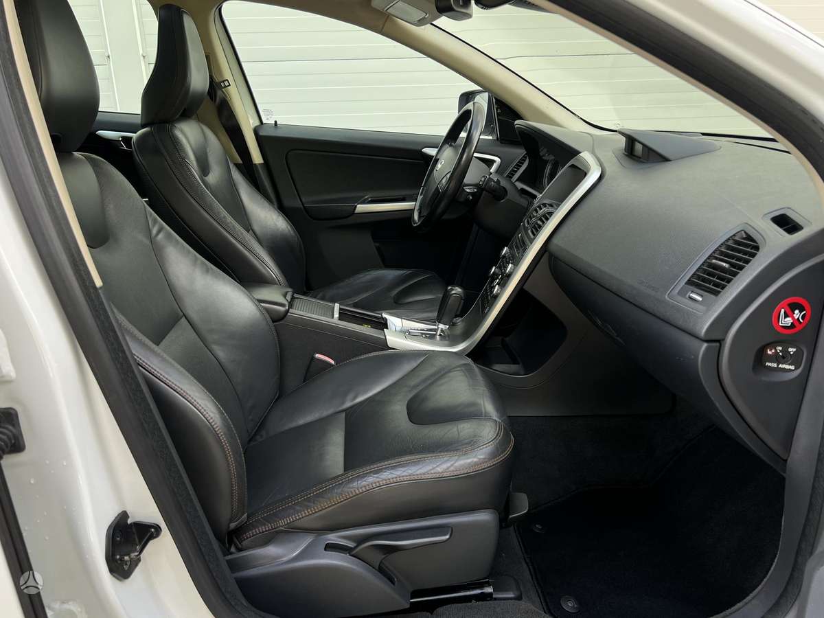 Volvo XC60, Внедорожник / Кроссовер