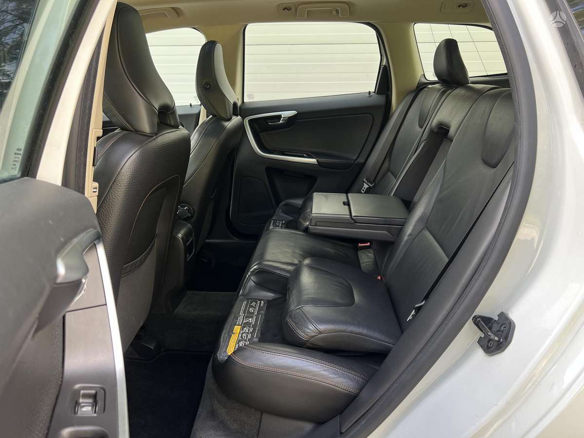 Volvo XC60, Внедорожник / Кроссовер