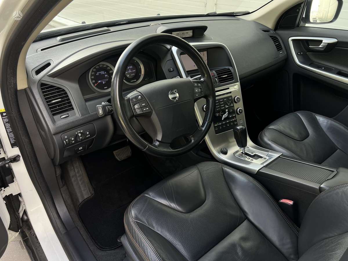 Volvo XC60, Внедорожник / Кроссовер